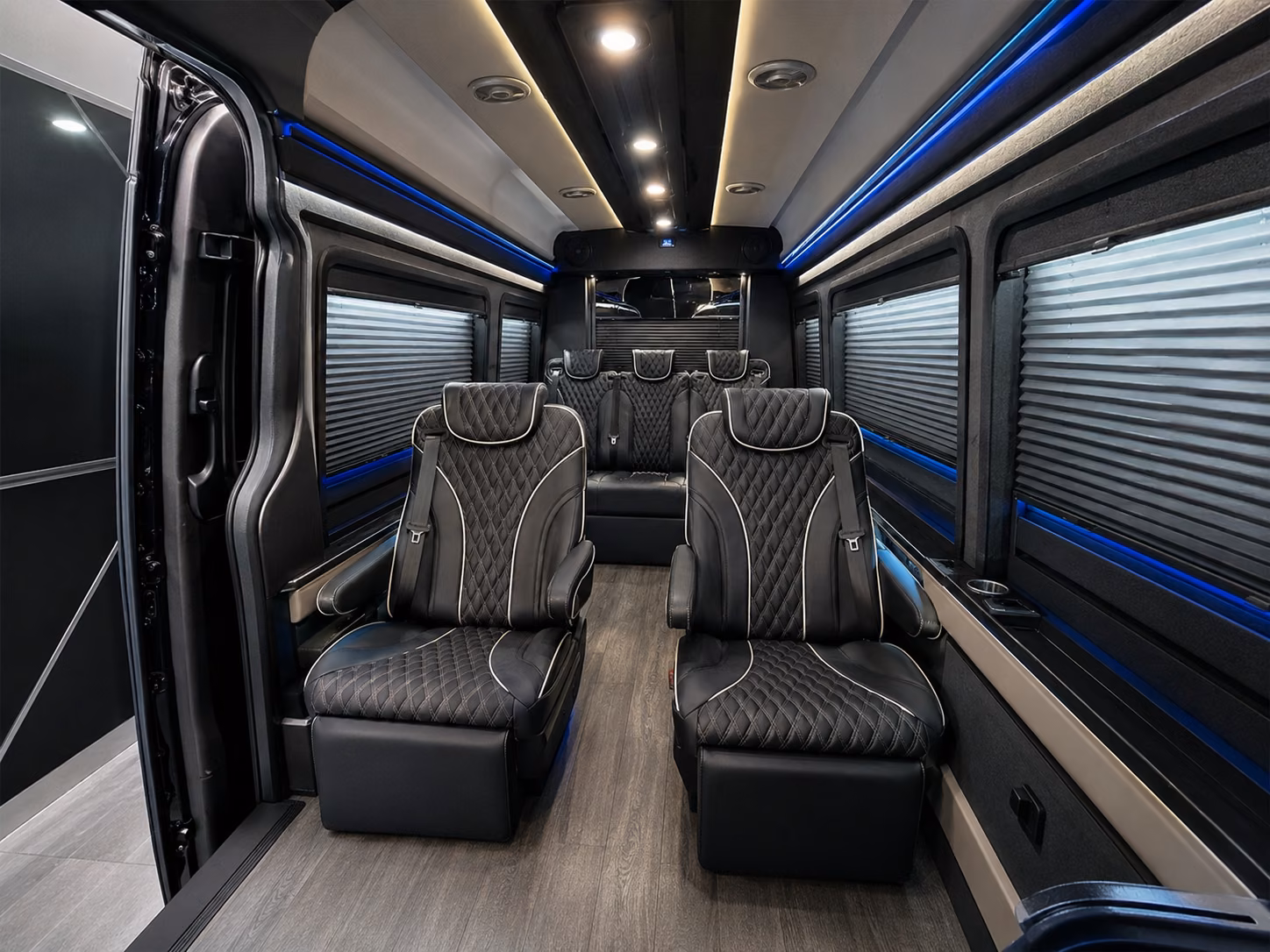 airport shuttle buses for fort smith sports teams tournament groups