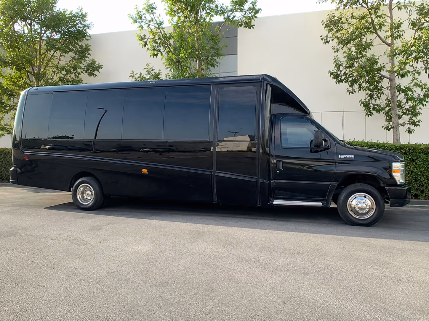 employee shuttle buses for fort smith businesses and corporate campuses